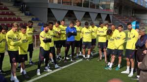 Futbol club barcelona, commonly referred to as barcelona and colloquially known as barça (ˈbaɾsə), is a spanish professional football club based in barcelona, that competes in la liga. Coronavirus Fc Barcelona Players To Undergo Tests Ahead Of Return To Training