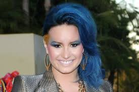 I used four different blues and greens, explains amber. Demi Lovato Debuts Her Coolest Do Yet And That S Saying A Lot Because She S Pretty Much The Queen Of Hair Teen Vogue