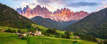 Contrasti paesaggistici e culturali, per vacanze all'insegna del paesaggio, della natura, delle escursioni e della cultura. Reiseziel Sudtirol Infos Und Tipps Adac
