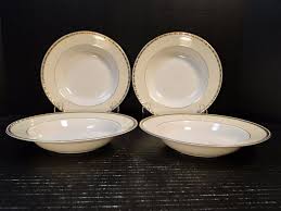 4 wide rim soup bowls exc bowls