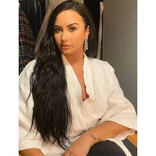 Add interesting content and earn coins. Demi Lovato S Long Cascading Beach Waves Behindthechair Com