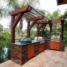 outdoor kitchen construction