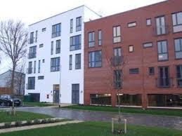 2 bedroom flats apartments to in