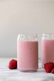 strawberry banana smoothie ahead of thyme