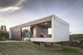 A Minimal Concrete House Offering