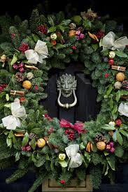 And extends for very tall doors without making your wreath hang from the ceiling. How To Hang Wreaths On Big Front Doors