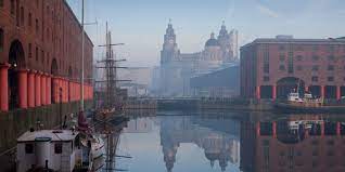 The foundation stone was laid by the earl of lonsdale on 22 july 1932, and it opened to the public on 20 october 1932. Liverpool Reisefuhrer England Dfds