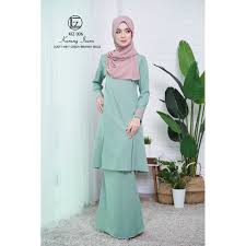 This type of costume is the national dress of brunei darussalam and malaysia, and can also be found in indonesia, singapore and thailand. 20 Trend Terbaru Baju Kurung Moden Dusty Green Little One Scandles