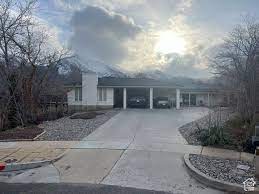 5720 s oakwood dr e 73 south ogden