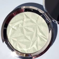 becca is launching another highlighter