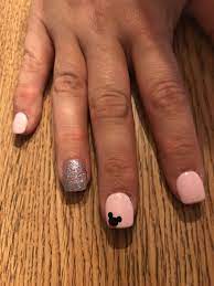 Mickey and Minnie Mouse Disney nails, nail art, Disney nails #NailArtDiy | Mickey  nails, Disney nails, Minnie mouse nails