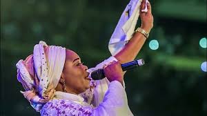 Tope alabi has done lots of songs like logan ti o de and many other songs that most youruba people sing and love today, she has always been a. Download Mp3 Tope Alabi Iyin Ye O