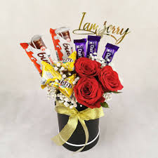 It's amazing what she can come up with, whether you want fresh cut flowers or even a holiday wreath. Chocolate Flower Gift Box 53 Giftr Malaysia S Leading Online Gift Shop