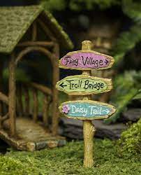 Woodland Knoll Fairy Garden Sign Post