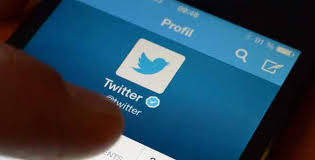 twitter steps into gaming world to live