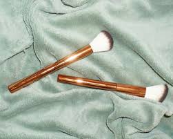 6 ways to clean your makeup brushes