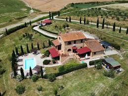 real estate in tuscany villas