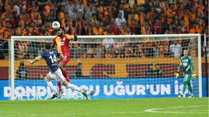 Galatasaray ve fenerbahçe'nin lig maçlarındaki rekabeti galatasaray ile fenerbahçe, lig tarihinde 121 kez karşılaştı. Galatasaray Fenerbahce Rekabetinde 392 Randevu