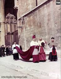 Fotos Antiguas de Mallorca - FAM - En la foto, tomada el dos de marzo de  1961, el obispo de Mallorca, Jesús Enciso Viana, con Francisco Lorena, el  canónigo -y el seminarista