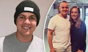 Hij bracht het grootste deel van zijn jeugd door met zijn moeder in. Johnny Ruffo Reveals He Is Battling Brain Cancer For A Second Time Daily Mail Online