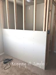build a closet to make a room a bedroom