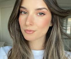 what s the best way to blend foundation