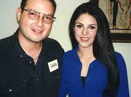 Foto de Kike Posada con Shakira, en los años 90s para el Show de Cristina. - 2279349897_c6bd18214c