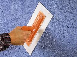 Rollputz ist das ideale material für unerfahrene handwerker, die ihre wände verputzen oder verschönern möchten. So Gestalten Sie Wande Mit Dekorputz Ratgeber Bauhaus