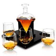 diamond whiskey decanter including 4