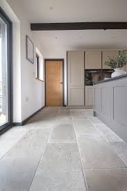 10 natural stone flooring trends