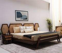 Divit Teak Wood Bed With Bedside Table