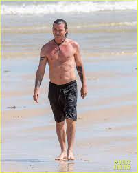Gavin Rossdale Shows Off His Fit Physique During Solo Day at the Beach:  Photo 4725558 | Gavin Rossdale, Shirtless Photos | Just Jared:  Entertainment News
