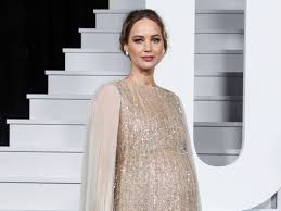 jennifer lawrence baby p don t look