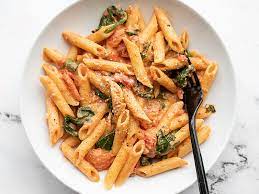 viral creamy tomato and spinach pasta