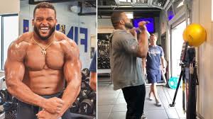 Aaron donald has someone trying to stab him with knives to help improve his reaction time and hand fighting skills. Aaron Donald Beastly Gym Workout On Game Day Nfl Aarondonald Espn Youtube