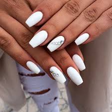 48+ elegantes modernas uñas acrilicas blancas | modelos de uñas. Estilo De Unas Blancas