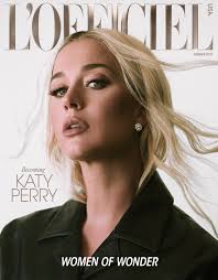 Katheryn elizabeth katy hudson (born october 25, 1984), known by her stage name katy perry , is an american singer, songwriter, businesswoman, philanthropist, and actress. Katy Perry Riecht An Den Ganseblumchen Katy Perry Baby Orlando Bloom New Music Residency