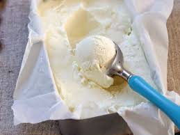 Ajouter la crème fraîche ou fromage blanc (crème sure+ crème liquide épaisse) et mixer bien le tout. Les Meilleures Recettes De Glace Sans Sorbetiere
