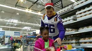 lsu football spreads holiday cheer with