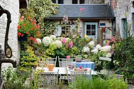 best ways to garden in small spaces