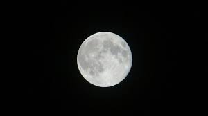 The last time a full moon appeared on halloween in all us time zones was back in 1944; Quiz Moon Trivia Howstuffworks