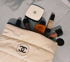 chanel beauty les beiges makeup bag