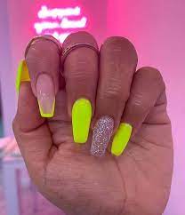 43 neon nail designs that are perfect