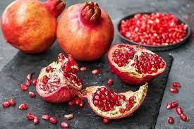 Cara unik makannya pun memberikan manfaat buah delima merah ini menjadi lebih berarti. 5 Tips Cermat Kupas Dan Makan Buah Delima