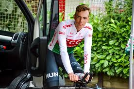 Attila valter steps up to ccc team after winning a stage at the tour de l'avenir and also becoming both elite and u23 hungarian national time trial champion in 2019. Tour De L Avenir 2 Ncup 9eme Etape Attila Valter S Impose Complet