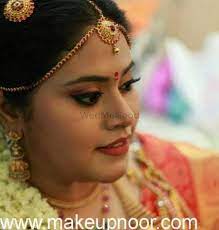 photo of noor makeup artist