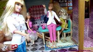 Ngôi Nhà Gỗ Xinh Đẹp Của Búp Bê Barbie Tổng Hợp 12 Búp Bê Barbie (Bí Đỏ)  Barbie's Dream House - YouTube