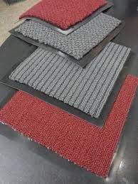 grey rubber carpet mat with corner edge