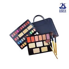 palette cosmetics with luxury pack