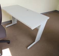 The hon manage collection begins with a simple rectangular desk. Used Hon Office Desks Archive Furniturefinders